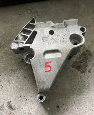 Seat Altea Engine mounting bracket 03G199207A V550KTS82