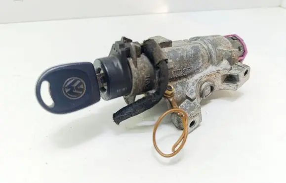 Volkswagen Golf IV Ignition lock 4B0905851B