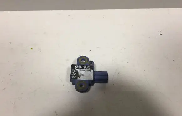 Volkswagen Golf V Airbag deployment crash/impact sensor 1K0955557A