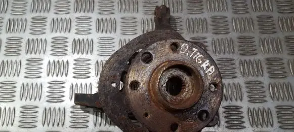 Opel Tigra B Front wheel hub