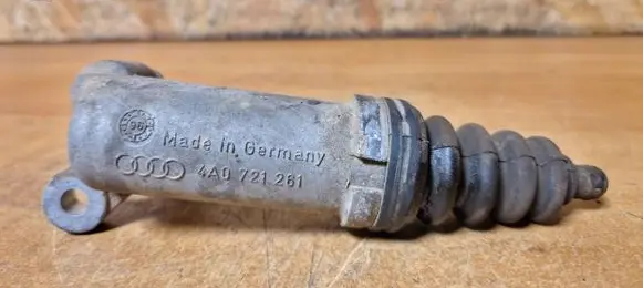 Clutch slave cylinder