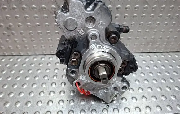 Peugeot 508 Fuel injection high pressure pump S26336340 9687959180
