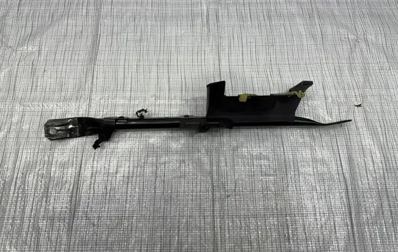 Maserati Grecale Radiator mount bracket 
