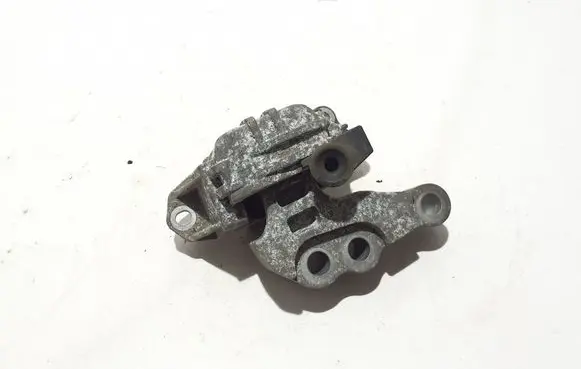Engine mount bracket
