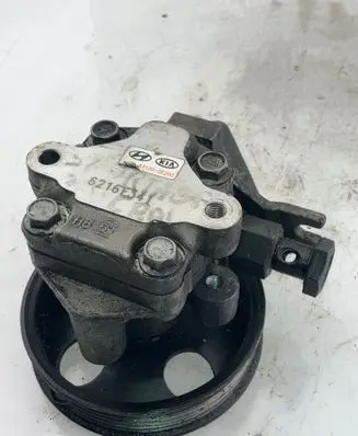Hyundai Tucson JM Power steering pump 571002E200 6216E341