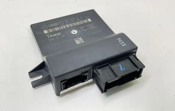 Audi A8 S8 D3 4E Gateway control module 4F0907468D 4F0910468A 006TF7