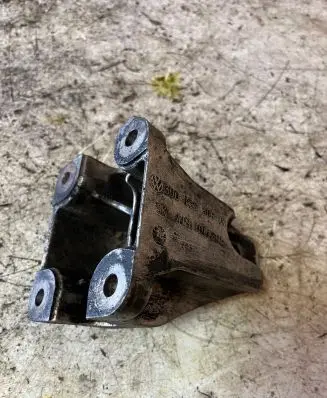 Volkswagen Phaeton Engine mounting bracket 3D0199308AK