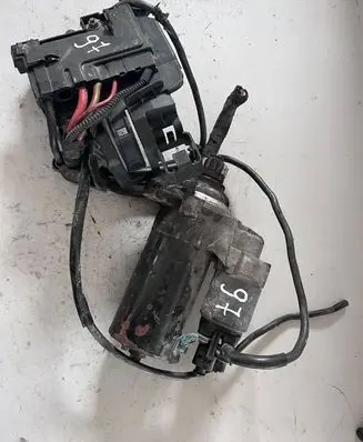 Volkswagen Golf V Starter motor 000120406