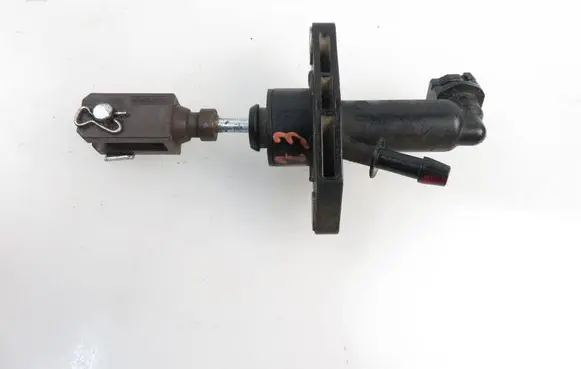 Suzuki SX4 Clutch master cylinder 2381079J20