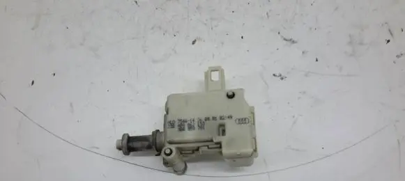 Audi A6 S6 C5 4B Central locking motor 3B0959781 4B9862153