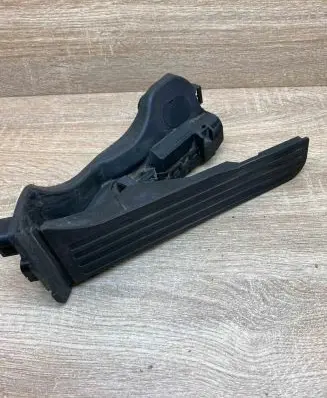 Audi A3 S3 8P Accelerator throttle pedal 1K1723503L WithPlug