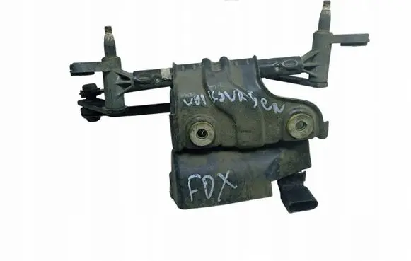 Volkswagen Fox Front wiper linkage and motor F006B20010