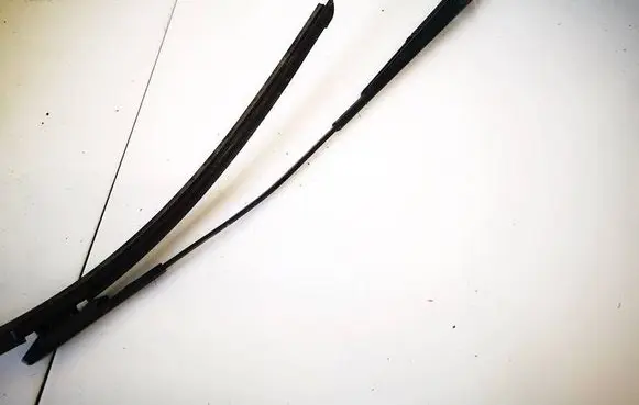 Opel Zafira B Front wiper blade arm 13145563