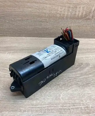 Volkswagen Touran I Fuse box set 1T1970039 0702587233