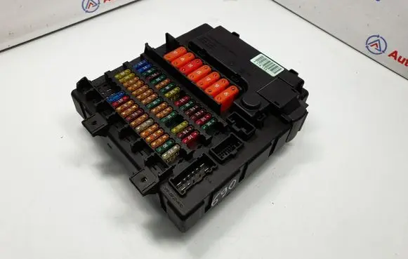 BMW Z4 E85 E86 Fuse module 6911922 61136911922