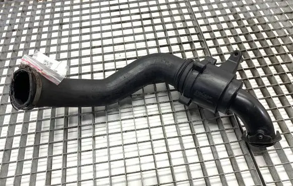Mercedes-Benz R W251 Air intake hose/pipe A6421400687