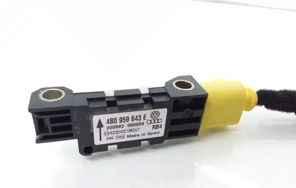 Audi A3 S3 8P Airbag deployment crash/impact sensor 4B0959643E