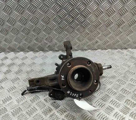 Opel Movano B Front wheel hub 93197398