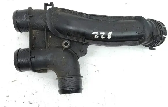 Engine coolant pipe/hose