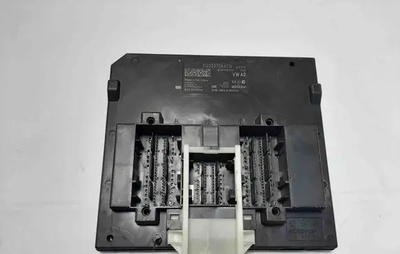 Skoda Octavia Mk3 (5E) Central body control module 5Q0937084CN