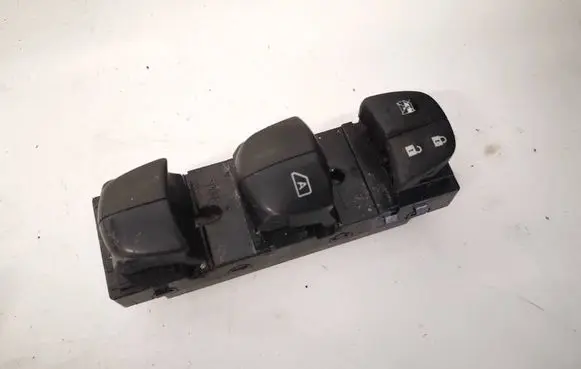Nissan X-Trail T32 Electric window control switch 