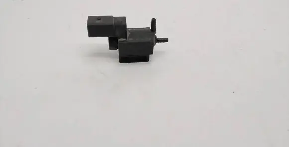 Skoda Octavia Mk2 (1Z) Valve vacuum 037906283C 06T265