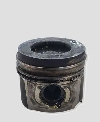 Volvo V40 Piston D4162T