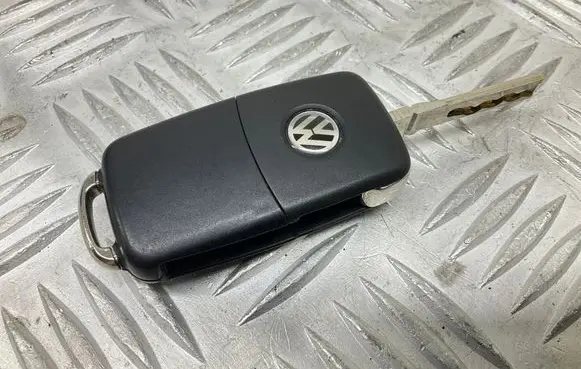 Volkswagen Eos Ignition key/card 5K0837202AD