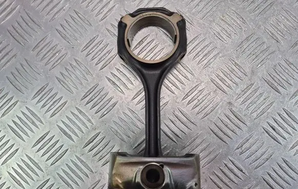 Mercedes-Benz E A207 Piston with connecting rod 
