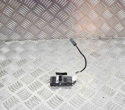 Tesla Model S Aerial antenna amplifier A14H0000046 101200201B