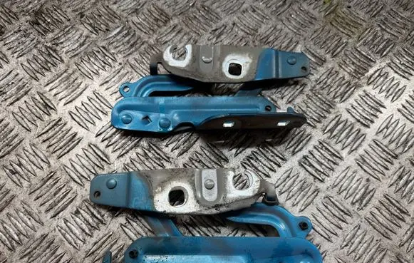 Ford Fiesta Engine bonnet/hood hinges 