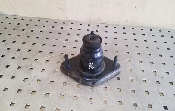 Honda CR-V Coil spring/strut mount 