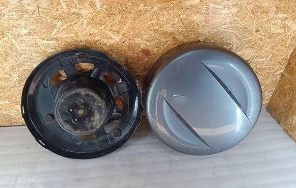 Suzuki Grand Vitara II Spare wheel mounting bracket 7282165JT0