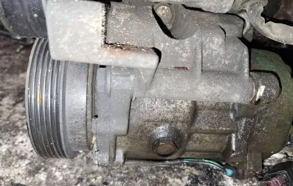Volkswagen Golf IV Air conditioning (A/C) compressor (pump)