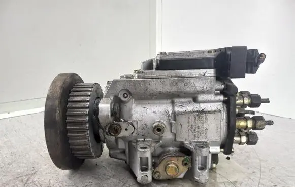 Audi A6 S6 C5 4B Fuel injection high pressure pump 0470506006