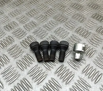 BMW 4 G22 G23 G24 G26 Anti-theft wheel nuts and lock 2453961