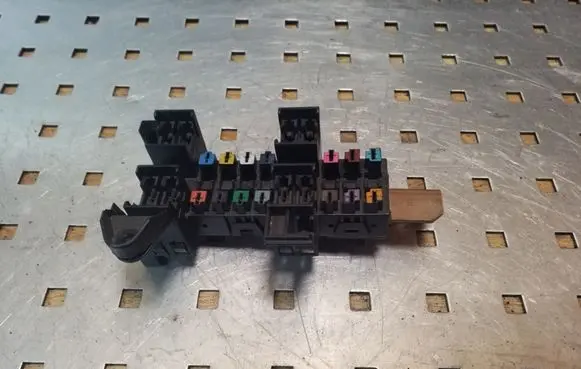 Mercedes-Benz Vito Viano W639 Fuse module A6395400050