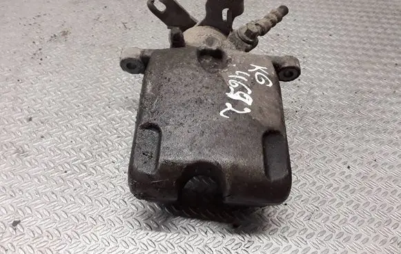 Opel Insignia A Rear brake caliper