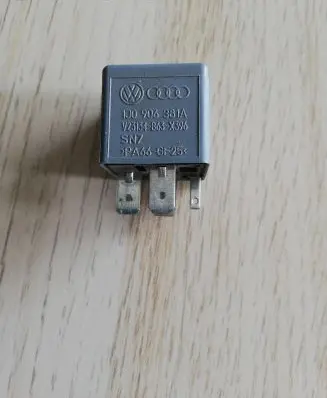 Volkswagen PASSAT B6 Other relay 1J0906381A