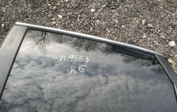 Honda CR-V Rear door window glass as3