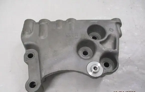 Renault Megane IV Engine mounting bracket 112318425R