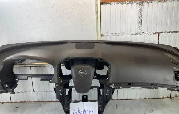 Opel Insignia A Dashboard 13275640 13270402 13222957