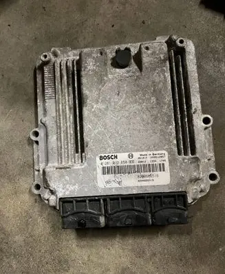 Renault Trafic II (X83) Engine control unit/module 0281012658