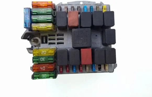 Iveco Daily 35 - 40.10 Fuse box set 69501171