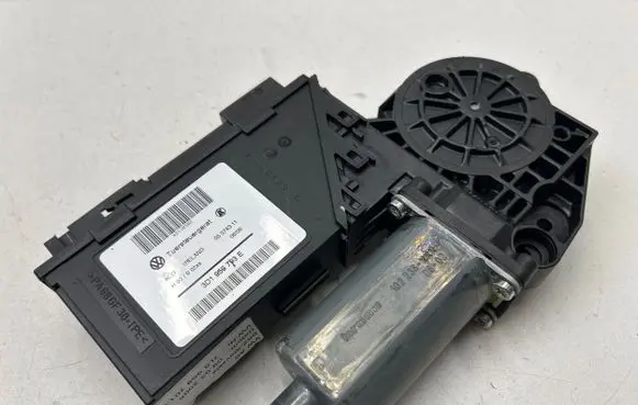 Porsche Cayenne (9PA) Front door window regulator motor 3D1959793E 05074311 43110302