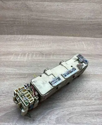 Toyota Avensis T250 Fuse box set 9L090014 4978