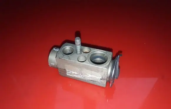 Mercedes-Benz C W203 Air conditioning (A/C) expansion valve NOCODE