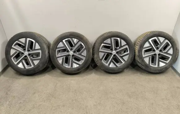 Hyundai Kona I R17 alloy rim 52910K4100