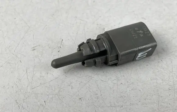 Audi e-tron Outside/external air temperature sensor 8Z0820535B