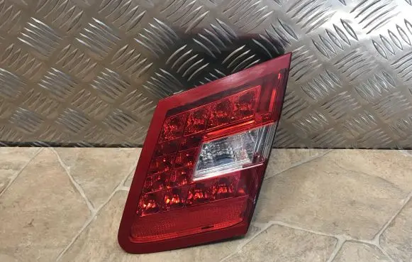 Mercedes-Benz E W212 Tailgate rear/tail lights A2128200864